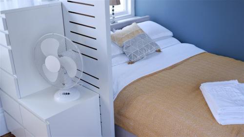 Ideal location- Studio flat in heart of the city photo 9