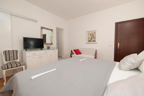 Apartments Bose