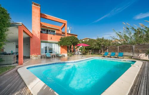 Πισίνα στο ή κοντά στο Nice Home In Saint-Laurent-Du-Var