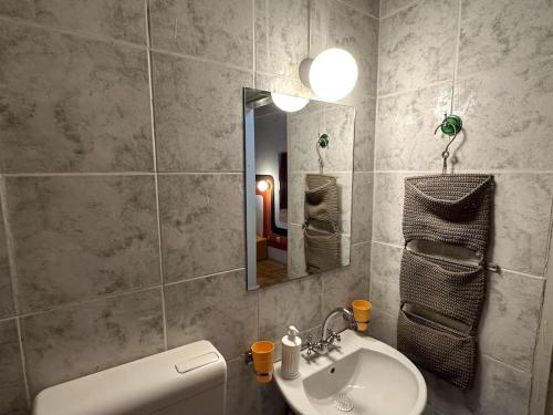 Ohrid Lake Studio tesisinde bir banyo