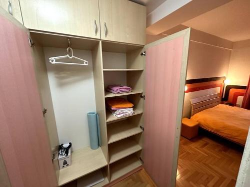 Lova arba lovos apgyvendinimo įstaigoje Ohrid Lake Studio