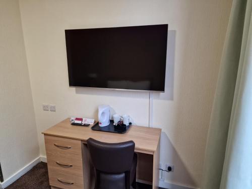 Televisyen dan/atau pusat hiburan di Britannia Hotel Birmingham New Street Station Birmingham