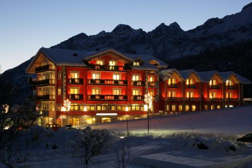 Nespecifikovaný výhled na hory nebo výhled na hory při pohledu z hotelu