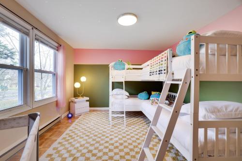 a bunk bed room with two bunk beds at 3BD Stevens Universe Theme - Games - Backyard in Tobyhanna