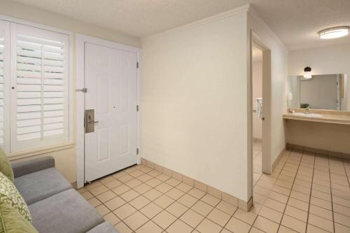 Days Inn by Wyndham Maui Oceanfront photo 3