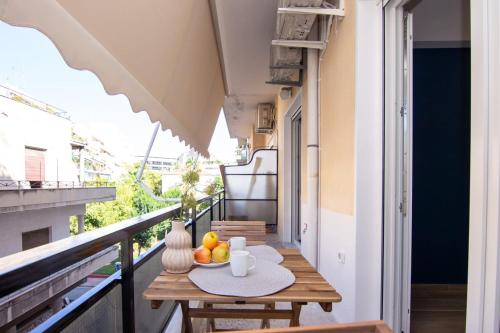 Sweet 2 bedroom apartment in Greek colors