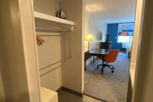 Фотография из галереи Wingate by Wyndham State Arena Raleigh/Cary Hotel в Роли