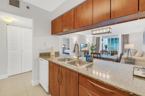 myClub at Brickell Bay photo 56