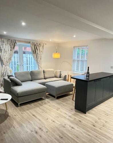 Χώρος καθιστικού στο Gorgeous 2 bed apartment with free parking near, Sefton Park, Palm House, Lark Lane, Liverpool and Everton football clubs
