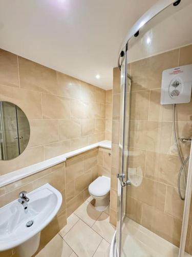 Gorgeous 2 bed apartment with free parking near, Sefton Park, Palm House, Lark Lane, Liverpool and Everton football clubs photo 8