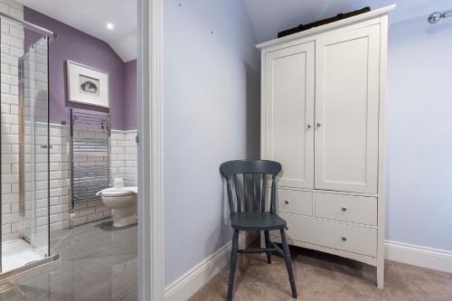 No 4 - Oak Tree Cottage - Pass the Keys photo 13