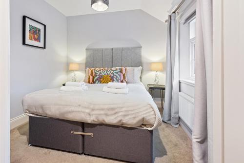 No 4 - Oak Tree Cottage - Pass the Keys photo 7