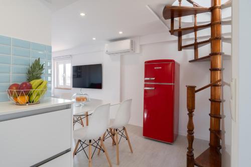 Host Wise - Charming House with Ocean View