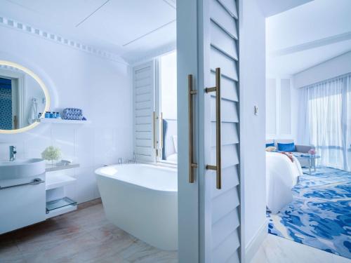 Sofitel Dubai Jumeirah Beach Image