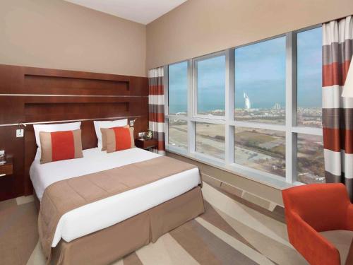 Novotel Dubai Al Barsha Image