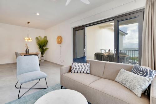 Posezení v ubytování Bonaire Beach Apartment 15 with communal pool and dive facilities