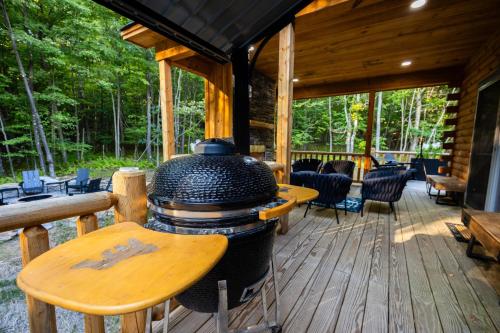 Φωτογραφία από το άλμπουμ του Carefree Wisper-new Build, Hot Tub, Bbq & Ev σε McHenry