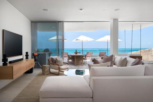Beach Enclave photo 3