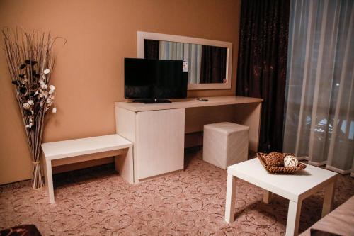 Μια τηλεόραση ή/και κέντρο ψυχαγωγίας στο Einstein House & Spa