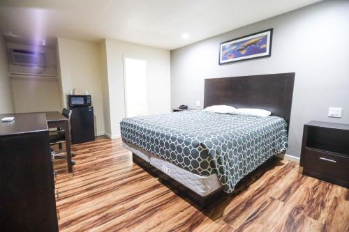 Sky Riders Motel Image
