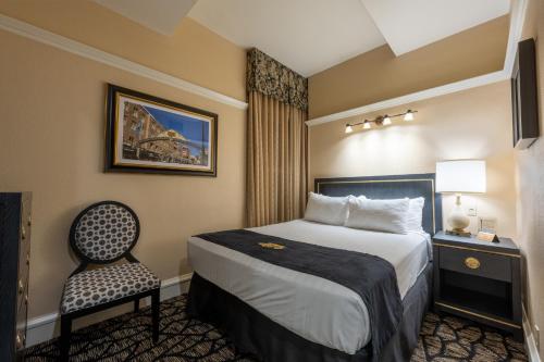 Gaslamp Plaza Suites Image