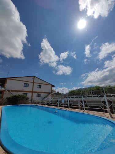 Πισίνα στο ή κοντά στο La Quebrada Apartamentos