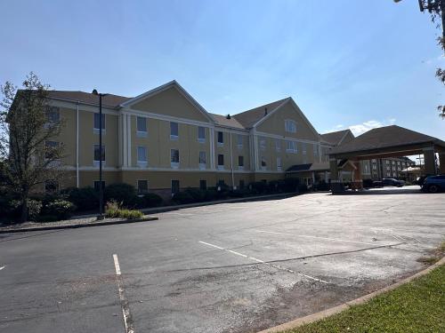 a parking lot in front of a large building at Comfort Suites Scranton near Montage Mountain in Scranton