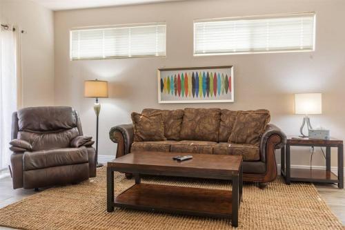 Χώρος καθιστικού στο Gated Ocotillo Townhouse with heated pool, spa, BBQ