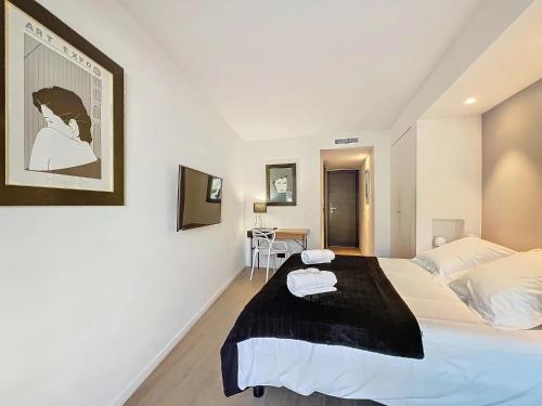 3P BETWEEN CROISETTE BEACHES AND ANTIBES STREET
