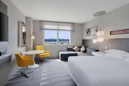 Hyatt Regency Los Angeles International Airport Image
