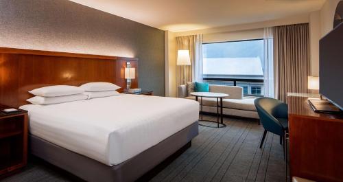 Hyatt Regency Crystal City at Reagan National Airport Image