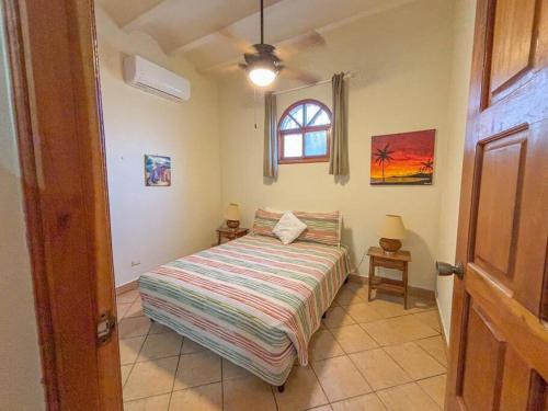Llit o llits en una habitació de St. Regis Suite