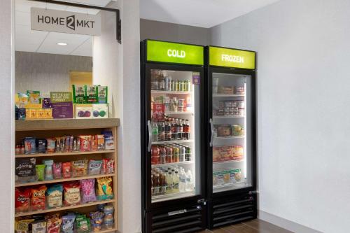 Ein Supermarkt oder andere Läden im Hotel oder in der Nähe
