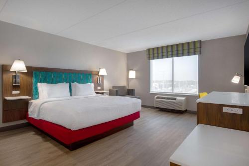 Postel nebo postele na pokoji v ubytování Hampton Inn by Hilton Brampton - Toronto