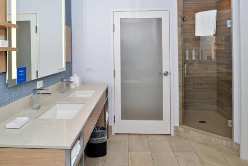 Ванная комната в Hilton Garden Inn Napa
