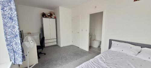 Fotografie z fotogalerie ubytování Stretford Townhouse Bedroom v Manchesteru