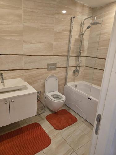 Ένα μπάνιο στο Bahcesehir Rent House