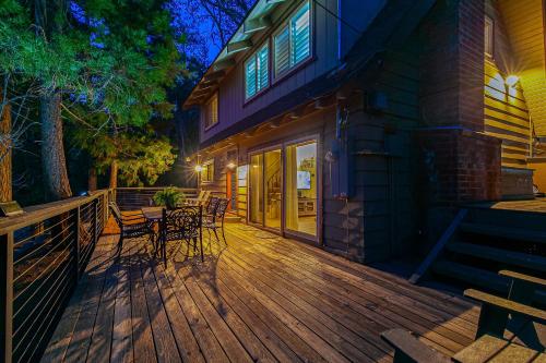 Μπαλκόνι ή βεράντα στο Serene Cabin
