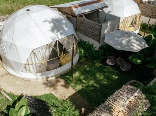 Domes and Dreams Lio Glamping