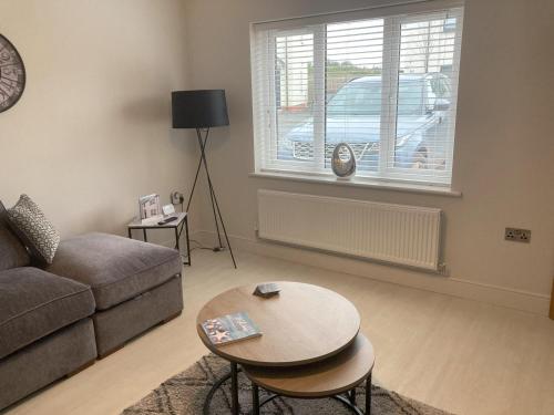 Ruang duduk di LunaRoxx, 6 Meadow Gardens, Kilgetty