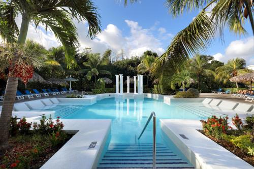 Swimming pool sa o malapit sa Grand Palladium Jamaica Resort & Spa All Inclusive