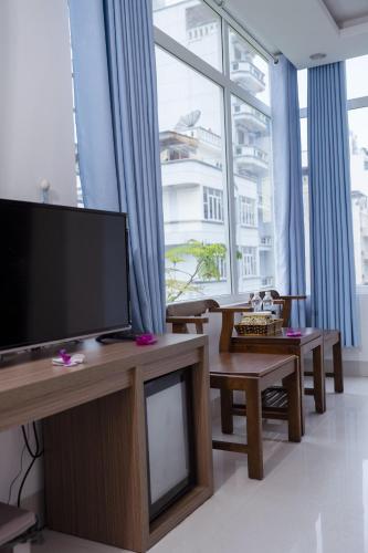 THe IRELANDにあるテレビまたはエンターテインメントセンター