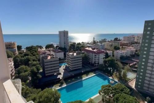 Apartamento con vistas y acceso privado a playa