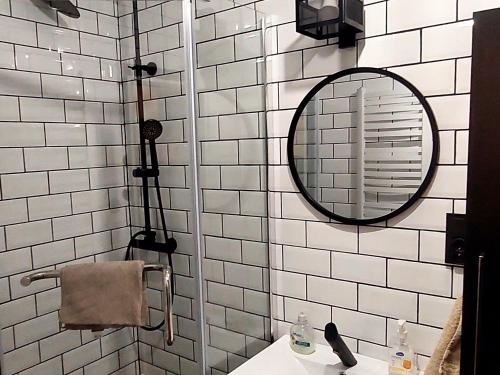 Ένα μπάνιο στο Apartament loftowy