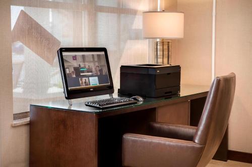 Televisyen dan/atau pusat hiburan di Residence Inn by Marriott Billings
