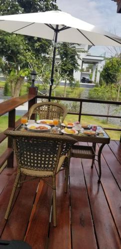 Balkón nebo terasa v ubytování The garden pool villa resort at Doi Saket