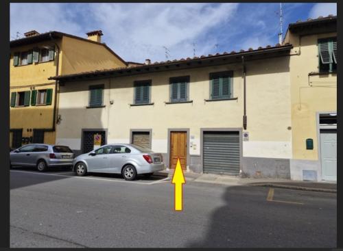 Monna Dina in Florence
