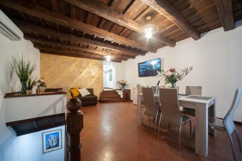 Navona Jacuzzi Apartment
