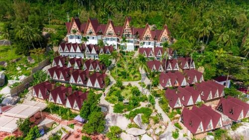an overhead view of a large mansion with a garden at Fly Up Resort in Lai Sơn