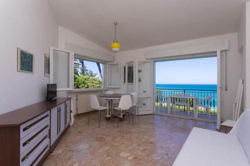 Fotografie z fotogalerie ubytování N130 - Numana, bilocale vista mare a 200mt dalla spiaggia v destinaci Marcelli